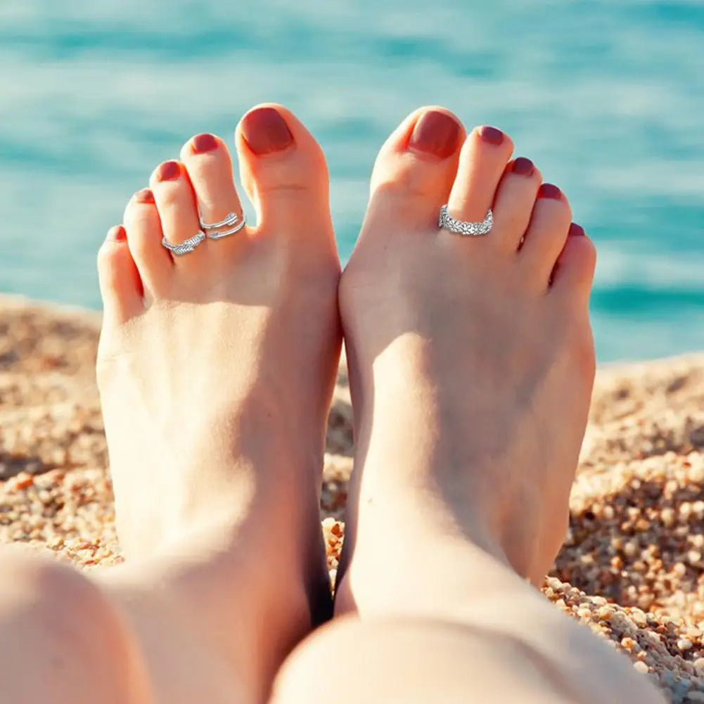 12Pcs Toe Rings Summer Fashion Foot Beach Rings Geometric Open Barefoot Finger Rings Cute Heart Feather Toe Rings Jewelry